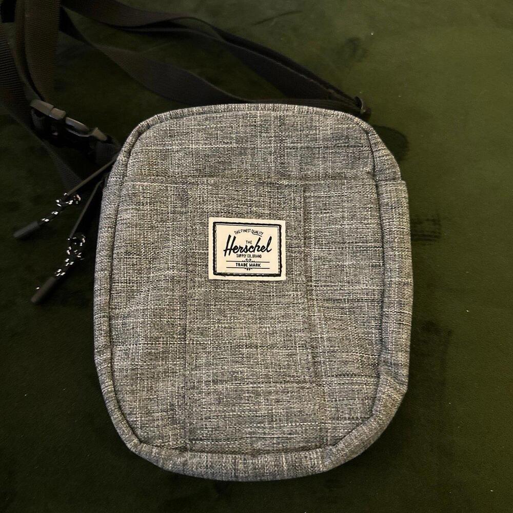 HERSCHEL Cruz Crossbody Bag Purse - Raven Grey Crosshatch